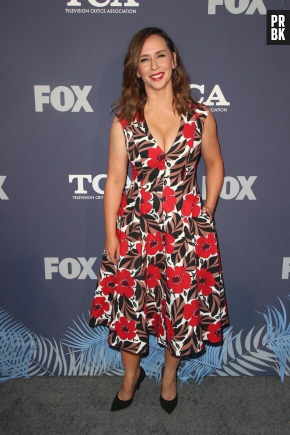 Jennifer Love Hewitt au photocall de la soirée "2018 Fox Summer All-Star Party" à Los Angeles, le 2 août 2018.  Celebrities at the "2018 Fox Fox Summer All-Star Party" in Los Angeles. August 2nd, 2018. 