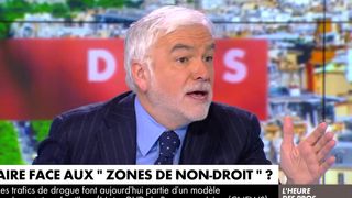 "Vous ne pouvez pas dire ça" : un chroniqueur de Pascal Praud ose contredire Robert Ménard, l'animateur explose sur CNews
