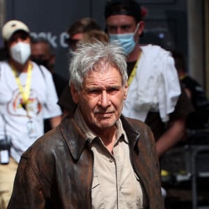 Harrison Ford - Tournage du dernier opus "Indiana Jones 5" dans les rues de Cefalu en Sicile le 7 octobre 2021.