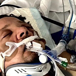 Jeremy Renner partage des images de son accident et de sa rééducation au sein de sa famille.