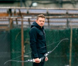 Jeremy Renner sur le tournage de la série Hawkeye à New York le 8 décembre 2020.