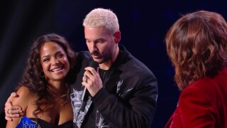 "Qui garde les enfants ?!" : Matt Pokora en larmes après avoir été piégé par Christina Milian dans La boîte à secrets