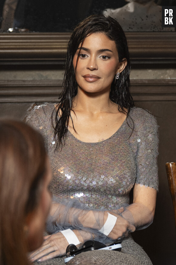 Kylie Jenner au défilé de mode de la maison Margiela Haute Couture printemps/été 2024 (PFW) à Paris le 25 janvier 2024. © Pierre Perusseau / Tiziano Da Silva / Bestimage