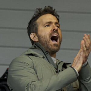 Ryan Reynolds assiste au match "Wrexham - Sheffield United" à Wrexham, le 29 janvier 2023.