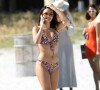 Camila Mendes en bikini à la plage à Miami en février 2024