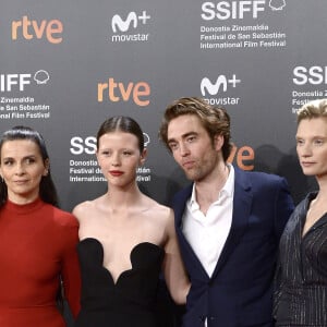 Juliette Binoche, Mia Goth, Robert Pattinson, Agata Buzek lors du photocall de High Life lors du 66ème festival du film de San Sebastian le 27 septembre 2018.