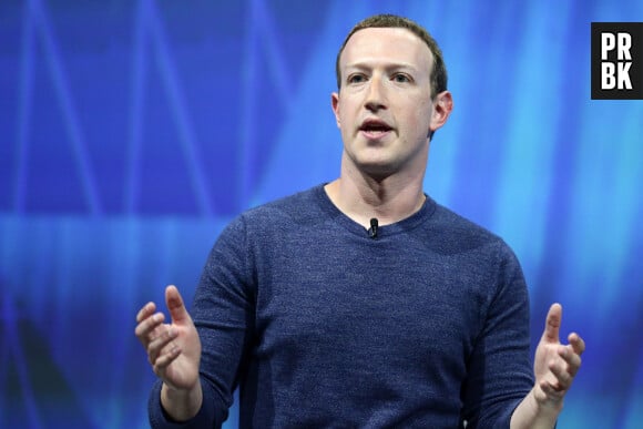 Porter les mêmes habits tous les jours pourrait vous rendre riche et faire beaucoup de bien à votre santé mentale / Mark Zuckerberg avec son célèbre t-shirt gris
