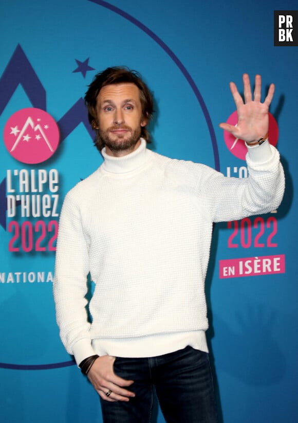 Philippe Lacheau au photocall de la soirée d'ouverture de la 25ème édition du Festival international du film de comédie de l'Alpe d'Huez le 17 janvier 2022. © Dominique Jacovides / Bestimage