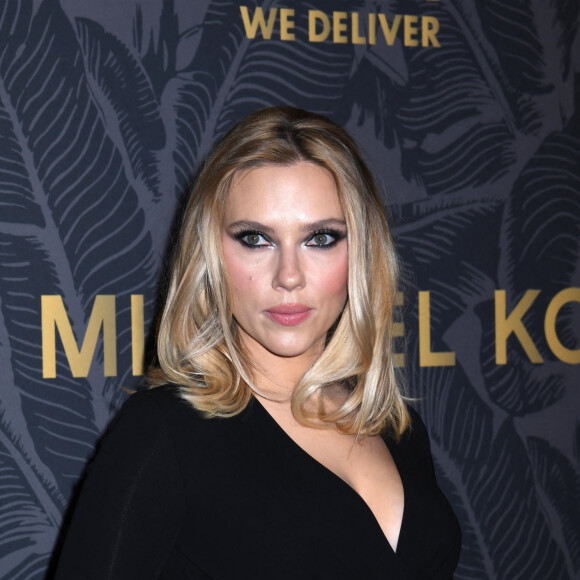 Scarlett Johansson aux God's Love We Deliver Golden Heart Awards à New York le 16 octobre 2023.
