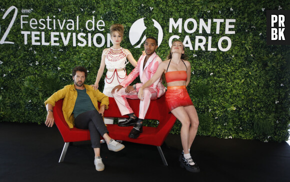 Frédéric Diefenthal, Benjamin Douba-Paris, Lou Ladegaillerie et Catherine Davydzenka au photocall de la série "Ici tout commence" lors du 62ème Festival de Télévision de Monte-Carlo, à Monaco, le 17 juin 2023. © Denis Guignebourg/BestImage