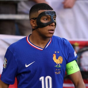 Kylian Mbappe masqué face à la Pologne (Crédit Image : © IPA via ZUMA Press)