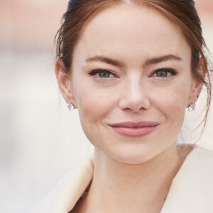 Emma Stone - Photocall "Kinds of Kindness" lors du 77ème Festival International du Film de Cannes le 18 mai 2024. © Jacovides / Moreau / Bestimage