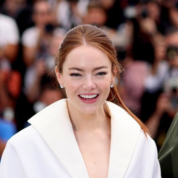 Emma Stone - Photocall du film "Kinds of Kindness" lors du 77ème Festival International du Film de Cannes. © Jacovides / Moreau / Bestimage