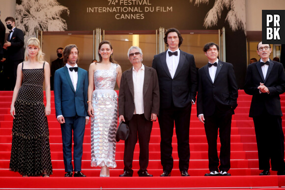 Angele, Simon Helberg, Marion Cotillard, Leos Carax, Adam Driver, Russell et Ron Mael - Montée des marches du film « Annette » lors de la cérémonie d'ouverture du 74ème Festival International du Film de Cannes. Le 6 juillet 2021 © Borde-Jacovides-Moreau / Bestimage