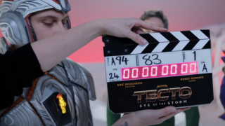 Si vous aimez Fiasco sur Netflix, vous allez adorer cette nouvelle série sur les coulisses d'un film de super-héros qui part en vrille
