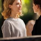 "Ils me hantent encore aujourd'hui" : Odile Vuillemin (Un soupçon) traumatisée pour son rôle de tueuse, inspirée de faits réels ? Elle se confie