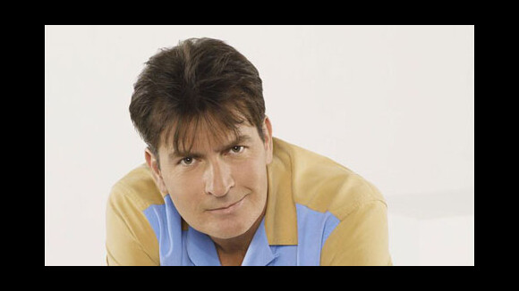 Charlie Sheen ... il présente ses excuses à Jon Cryer et John Stamos