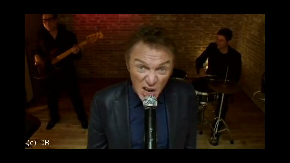 Christophe Hondelatte ... Le clip de Dr House, son 1er single