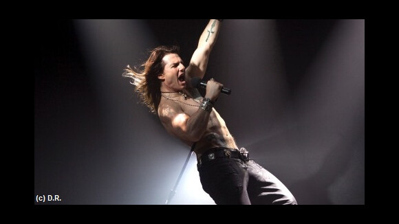 Tom Cruise PHOTO ... il a le Rock of Ages dans la peau