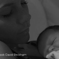 Victoria et David Beckham aux anges ... les premières photos de leur fille (PHOTOS)
