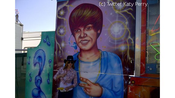 Katy Perry adopte Justin Bieber ... en dessin (PHOTO)