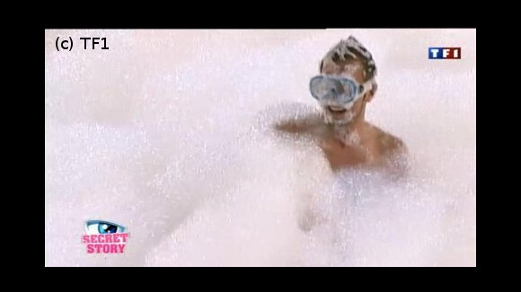 Secret Story 5 : c'est soirée mousse pour les candidats (VIDEO)