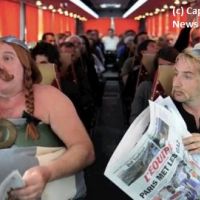 Gérard Depardieu et Edouard Baer : Astérix et Obélix parodient l'épisode du pipi dans l'avion (VIDEO)