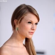 American Music Awards 2011 : Taylor Swift et les stars brillent sur le tapis rouge (PHOTOS)