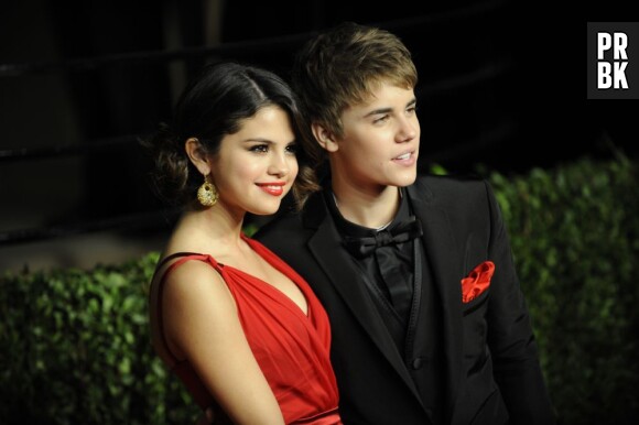 Justin et Selena ensemble sur un tapis rouge
