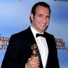 Jean Dujardin et son trophée de meilleur acteur de comédie aux Golden Globes 2012
