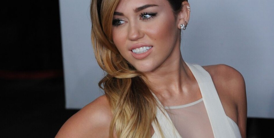 Miley Cyrus, dans sa robe de soirée 