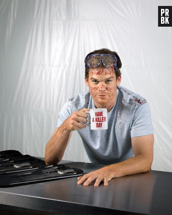Dexter, toujours prêt à boire un coup.