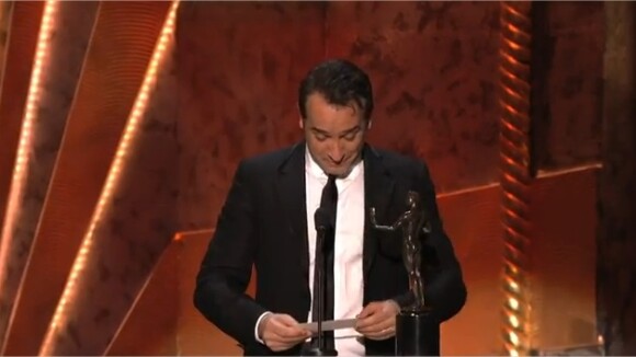 Jean Dujardin en larmes : de nouveau récompensé pour The Artist avant les Oscars