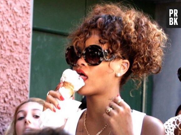 Rihanna adooore la glace à la vanille
