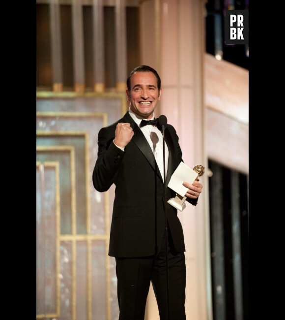 Jean Dujardin reçoit le Golden Globe de meilleur acteur dans une comédie