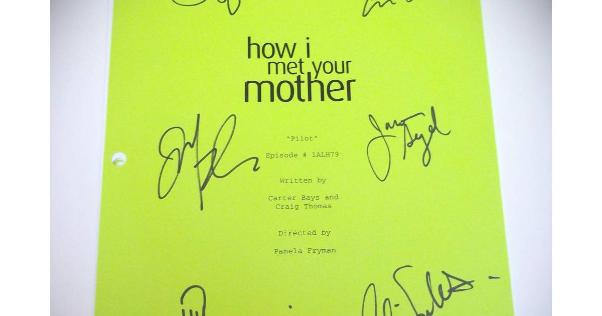 EXCLU : le pilote de la série HIMYM dédicacé et des coffrets de la