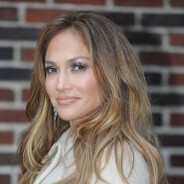 Jennifer Lopez sexy caliente sur la pochette de Dance Again !