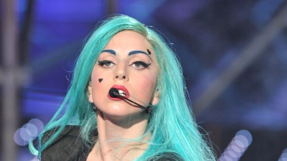 Lady Gaga toujours aussi étrange : elle accuse les planètes de vouloir ruiner sa tournée !