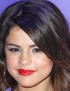 Selena Gomez super glamour en rouge