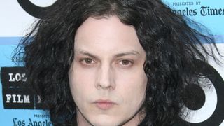 Jack White sort sa guitare pour Johnny Depp et The Lone Ranger !