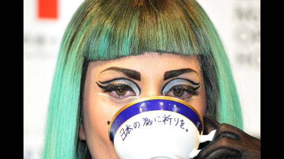 Lady Gaga : Une tasse de thé à 38 000 euros ?! WTF