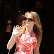 Jennifer Lawrence à Paris : jeune fille en fleur pour le défilé Dior ! (PHOTOS)