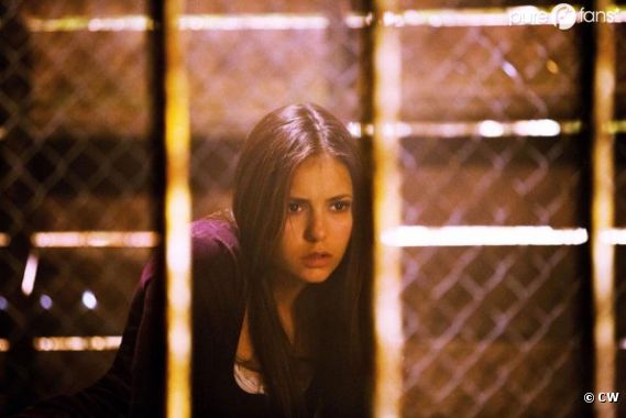 Elena n'est pas une vampire joyeuse !