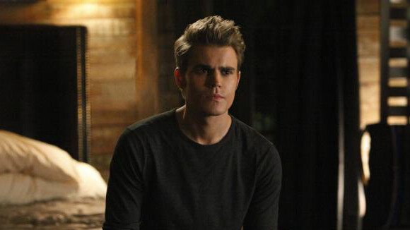 The Vampire Diaries saison 4 : Stefan, soldat en uniforme dans un flashback ! (SPOILER)