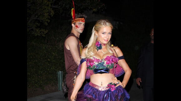 Paris Hilton en fée interdite aux moins de 16 ans pour Halloween (PHOTOS)