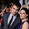 Robert Pattinson ose se mettre à poil juste devant Kristen Stewart