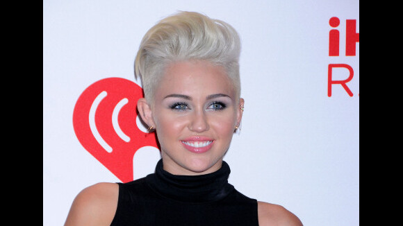 Miley Cyrus : son père raide dingue de Liam Hemsworth