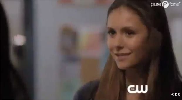 Elena prévoit une soirée entre filles dans Vampire Diaries