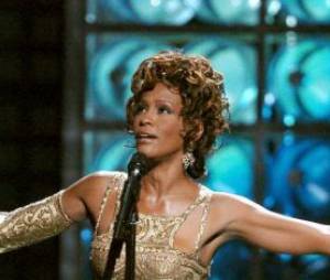Whitney Houston continue de faire le buzz 10 mois après sa mort