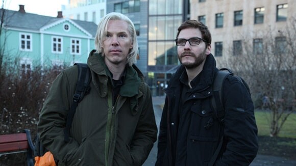 Wikileaks : Benedict Cumberbatch en blond platine pour incarner Julian Assange